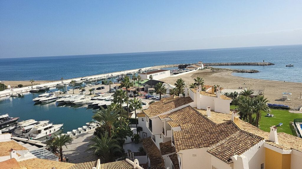 Drie-slaapkamerappartement direct aan de haven van Cabopino, Marbella (Málaga) in Puerto de Cabopino - hoofdfoto