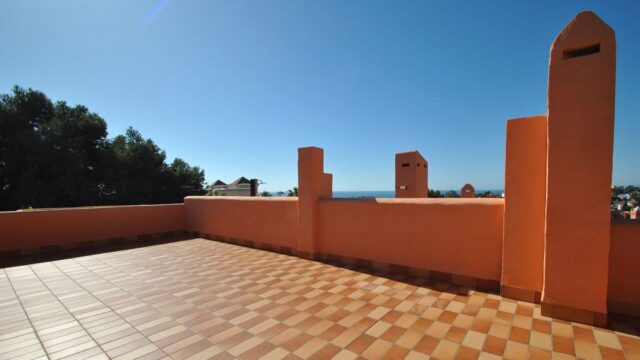 Tussenwoning in Royal Cabopino met vier slaapkamers