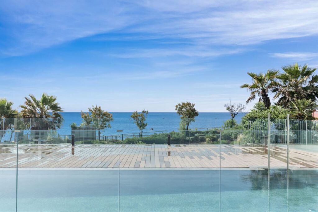 Luxe 2-slaapkamer appartement aan zee – The Sapphire, Estepona West in Estepona - hoofdfoto