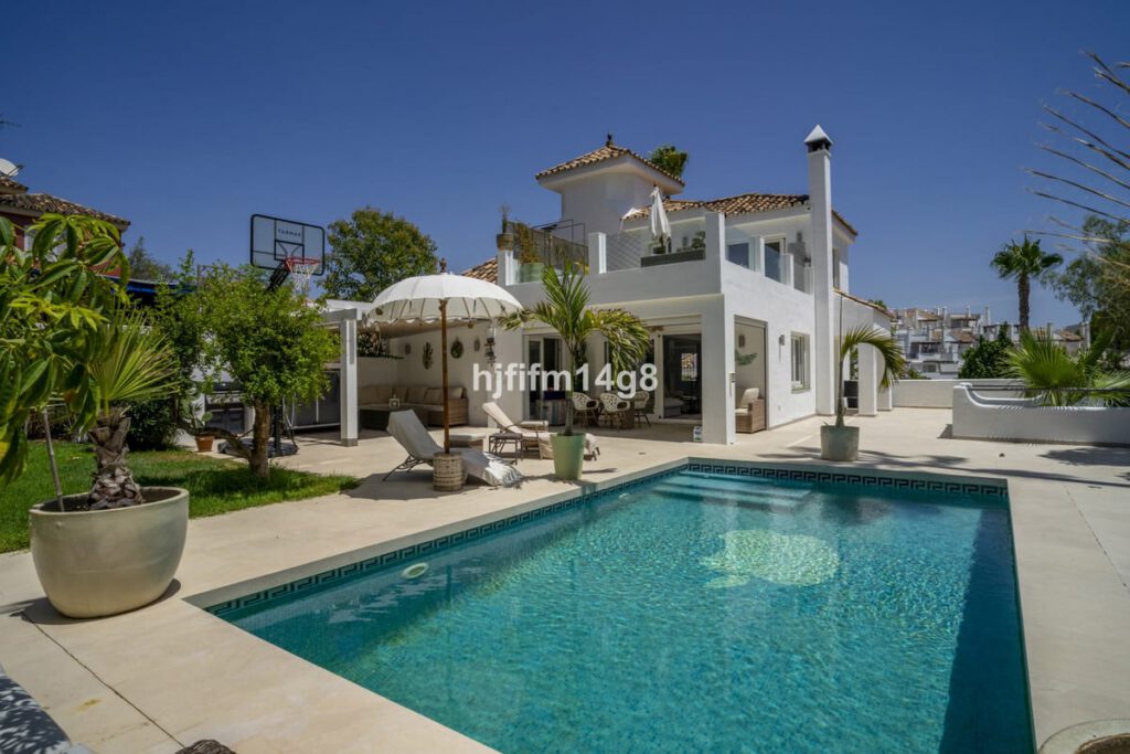 4-slaapkamer villa in Nueva Andalucía in Nueva Andalucía - hoofdfoto