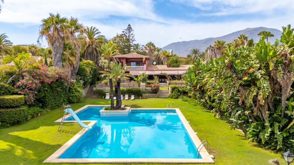Villa met 9 slaapkamers in Estepona in Estepona - hoofdfoto