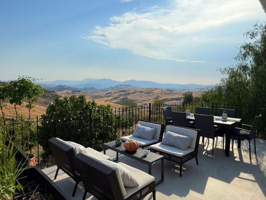 Spectaculair landgoed met drie onafhankelijke woningen en studio in Villanueva de la Concepción in Villanueva De La Concepcion - hoofdfoto