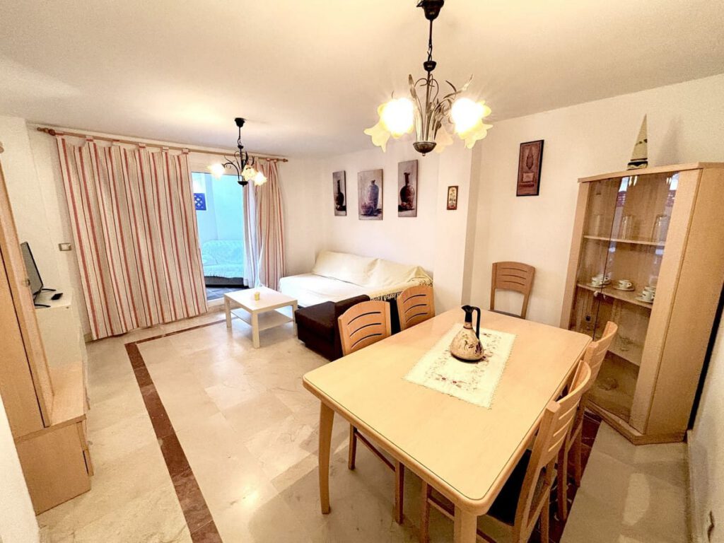 Appartement op de begane grond in Estepona, Costa del Sol in San Luis de Sabinillas - hoofdfoto
