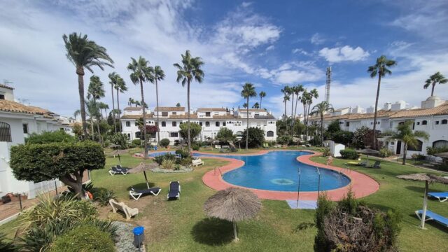 4-slaapkamerwoning aan het strand in Guadalmina Baja
