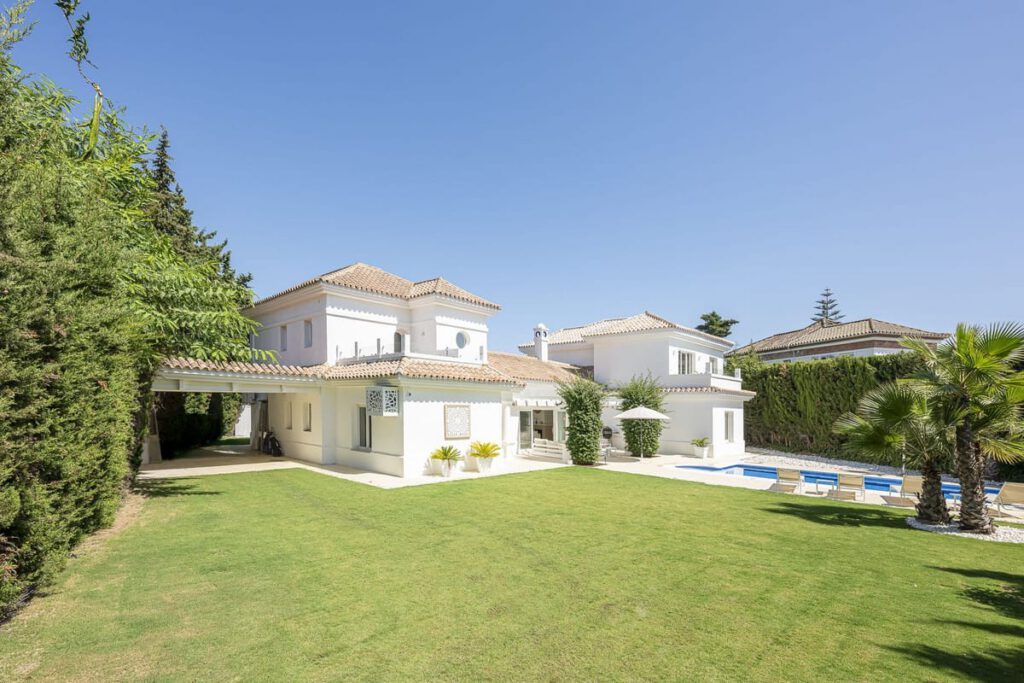 Vijf-slaapkamer villa in Sotogrande Costa in Sotogrande Costa - hoofdfoto