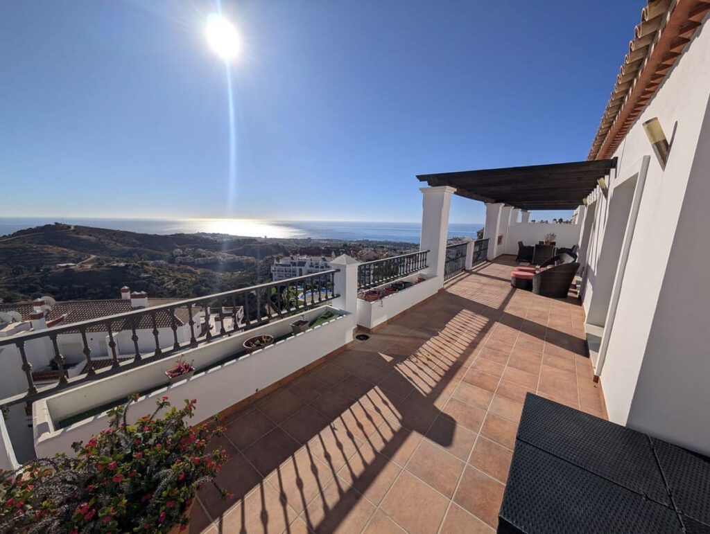 2-slaapkamer penthouse met zeezicht in Calahonda, Málaga in Calahonda - hoofdfoto