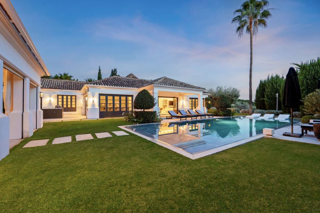 Villa Lugano – vijf-slaapkamer villa in Nueva Andalucía in Nueva Andalucía - hoofdfoto