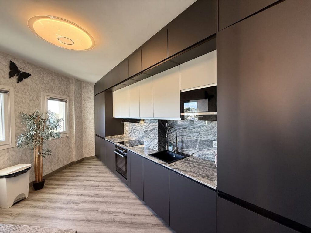 Drie-slaapkamer appartement in Estepona in Estepona - hoofdfoto