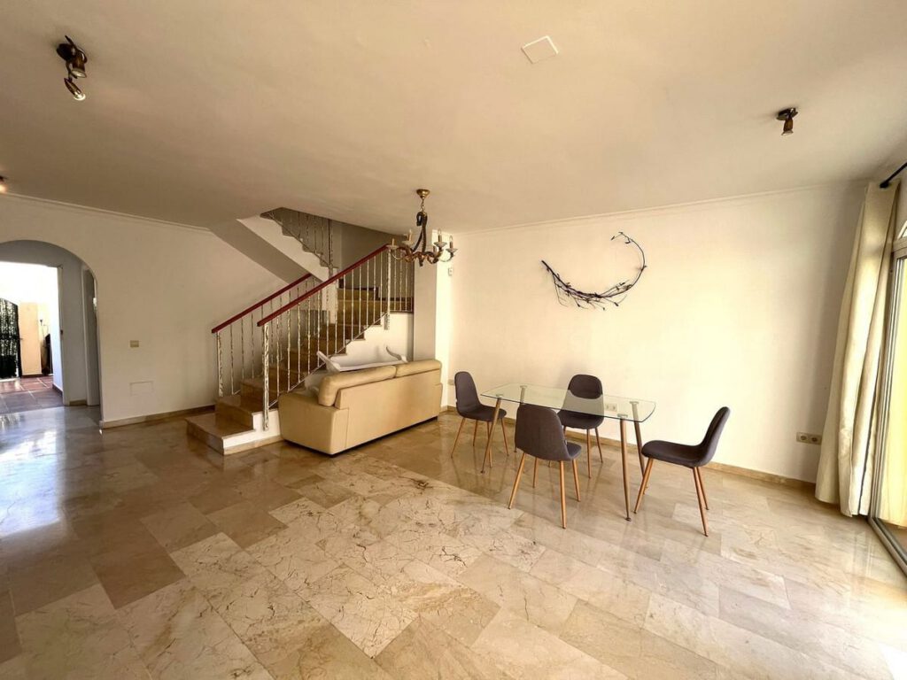 Drie-slaapkamerhuis in Estepona in Estepona - hoofdfoto