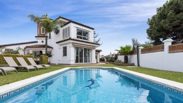 Vijf-slaapkamer villa in Las Chapas