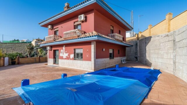 Huis met 7 slaapkamers in El Hornillo