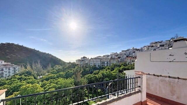 Woning met 8 slaapkamers in Algarrobo