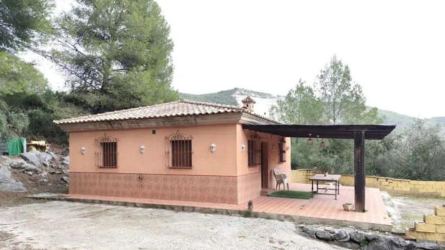 Finca met 2 slaapkamers in Monda