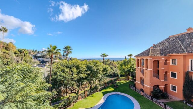 3 bedroom Apartment in Monte Halcones