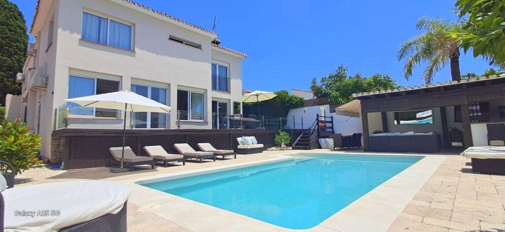 Vrijstaande villa met 6 slaapkamers in Marbella in Marbella - hoofdfoto