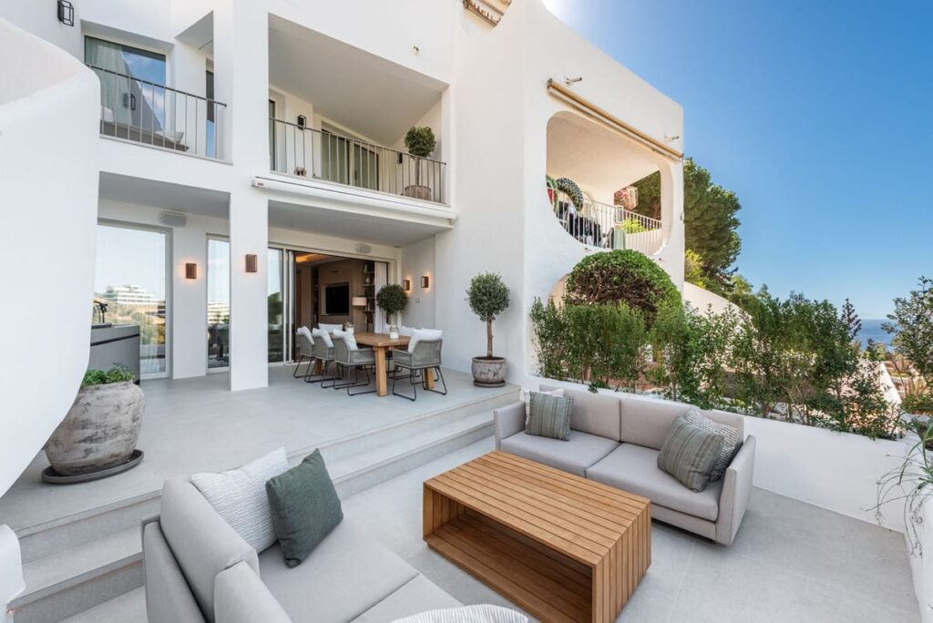 Drie-slaapkamerwoning in Altos de Los Monteros in Altos de los Monteros - hoofdfoto