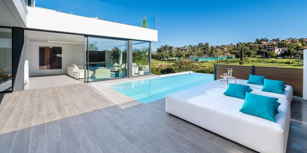 Vijf-slaapkamer villa in El Paraiso in El Paraiso - hoofdfoto