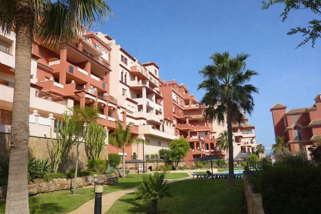 Drie-slaapkamerappartement in La Duquesa in La Duquesa - hoofdfoto