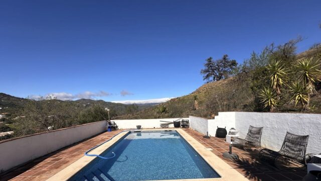 3 slaapkamers finca in Comares met privézwembad en panoramisch uitzicht