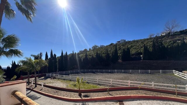 Luxe paardenfinca met 6 slaapkamers in Málaga Este