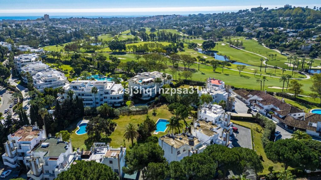 Penthouse met drie slaapkamers in Nueva Andalucía, Marbella Golfvallei in Nueva Andalucía - hoofdfoto