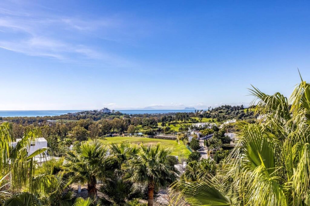 Instapklare duplex-penthouse met 3 slaapkamers in Atalaya, Marbella in Atalaya - hoofdfoto