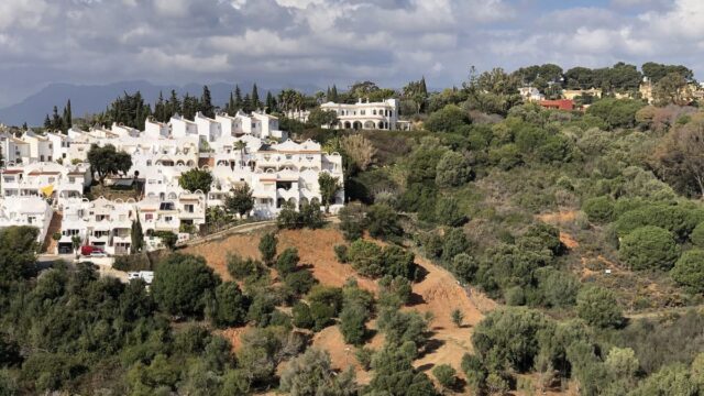 Perceel in Las Chapas, Marbella – Met uitzicht op Cabopino Golf