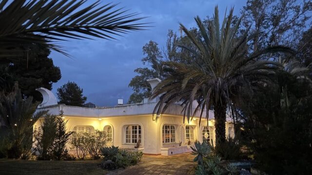 Kavel met kantoorgebouw te koop in Las Chapas, Málaga