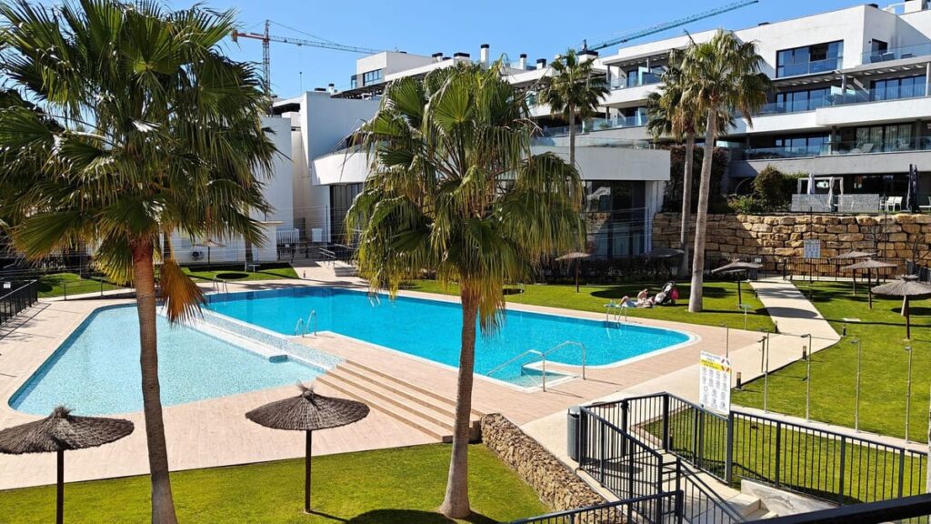 4-slaapkamer appartement in Estepona met zeezicht en 43 m² terras in Estepona - hoofdfoto