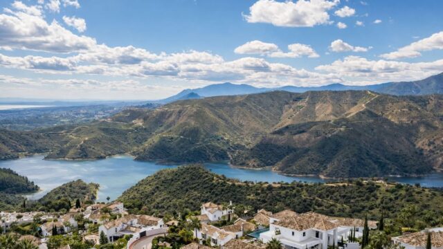 Drie-slaapkamerappartement in Istán