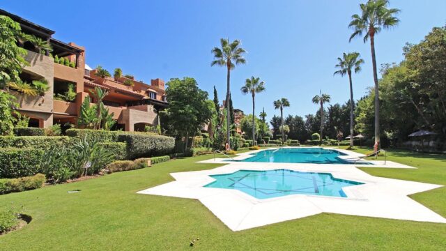 Appartement met 2 slaapkamers in Guadalmina Baja