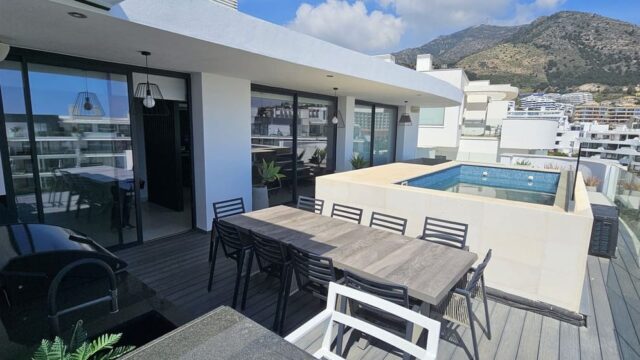 Penthouse met privézwembad in Higuerón West, Fase III