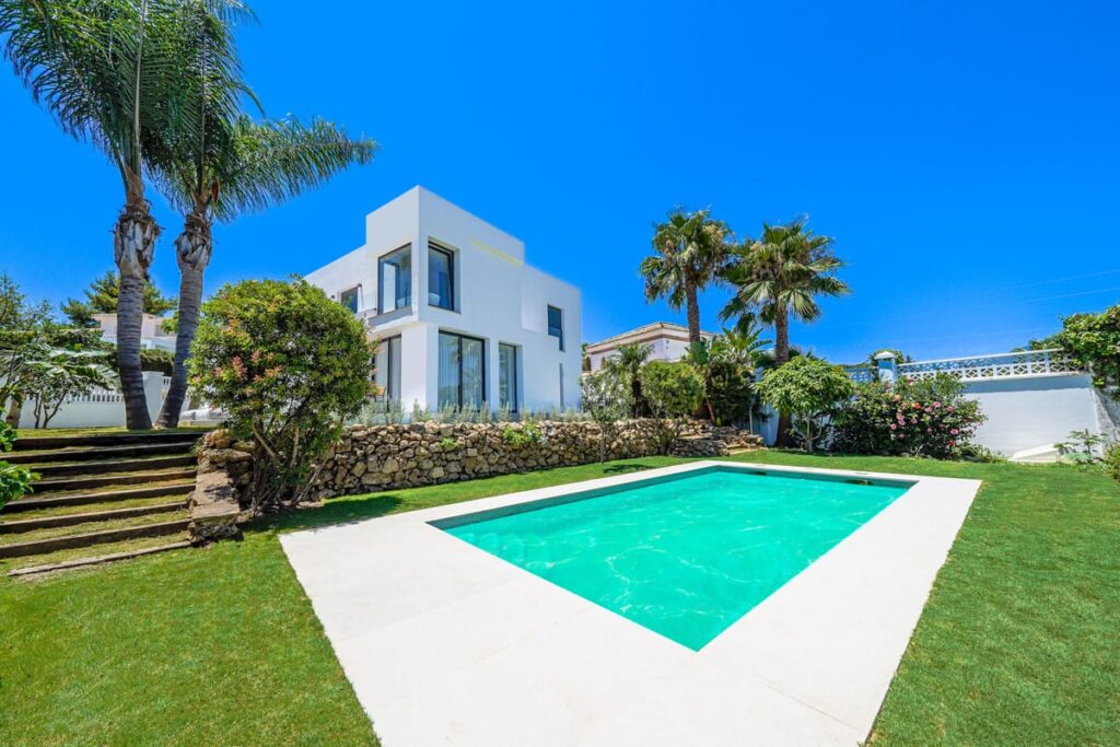 Vijf-slaapkamer villa in Nueva Andalucía in Nueva Andalucía - hoofdfoto