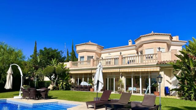 Villa met 6 slaapkamers in El Rosario, Málaga