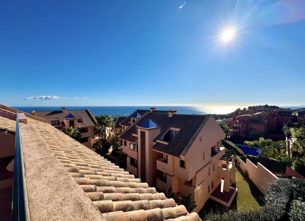 3-slaapkamer duplex penthouse in Calahonda met zeezicht in Calahonda - hoofdfoto