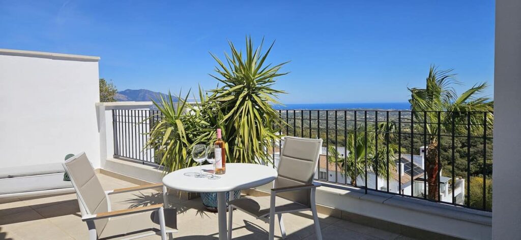 Panoramisch zeezicht penthouse op één niveau in La Mairena in La Mairena - hoofdfoto