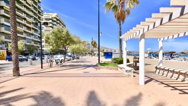 Prachtige 1-slaapkamer penthouse in Los Boliches aan het strand
