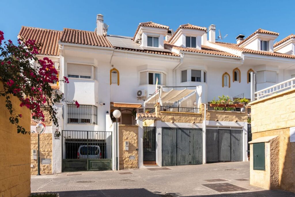 4-slaapkamerwoning in Sierrezuela in Sierrezuela - hoofdfoto