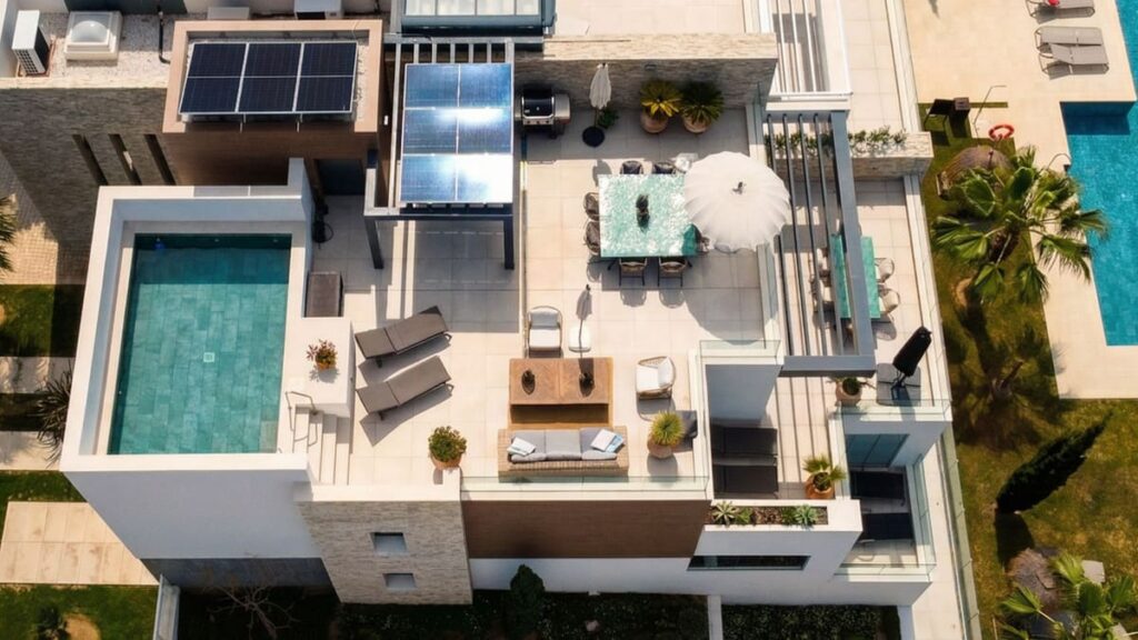 Signature penthouse met privé zwembad op het dak in Cabopino in Cabopino - hoofdfoto