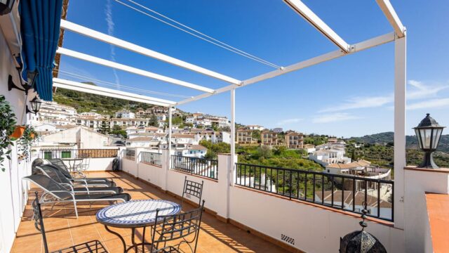 Boutique appartementencomplex in Canillas de Albaida – 5 volledig ingerichte appartementen