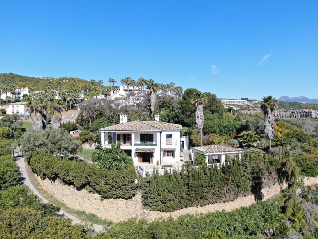 4-slaapkamer villa direct aan de golfbaan in San Luis de Sabinillas, Málaga in San Luis de Sabinillas - hoofdfoto