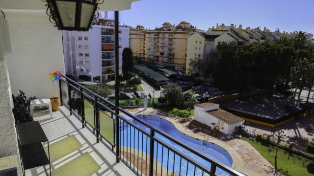 Appartement met 4 slaapkamers in Los Boliches