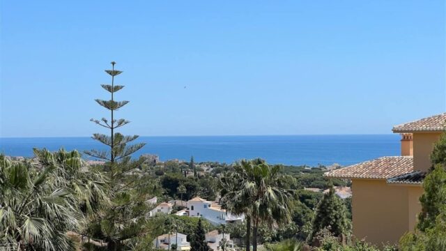 Stadswoning met 4 slaapkamers in Calahonda