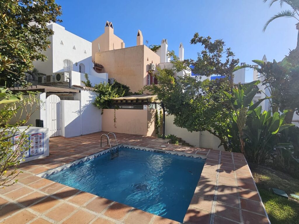 5-slaapkamer stadswoning in Nueva Andalucía in Nueva Andalucía - hoofdfoto