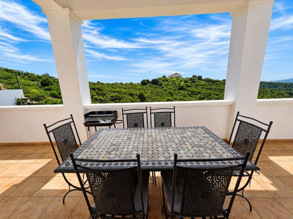 Elegant gerenoveerde rijwoning met panoramisch zeezicht in Doña Julia, Casares Playa in Casares Playa - hoofdfoto