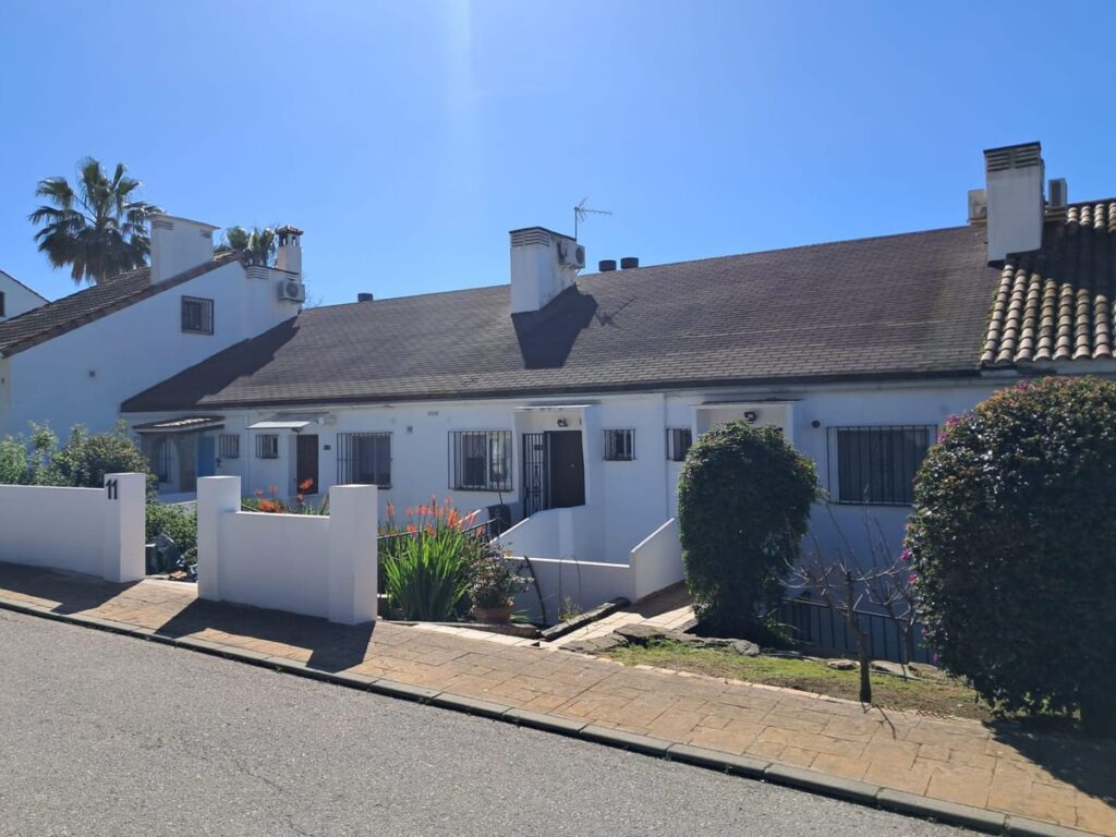 Drie-slaapkamer stadswoning in Estepona in Estepona - hoofdfoto