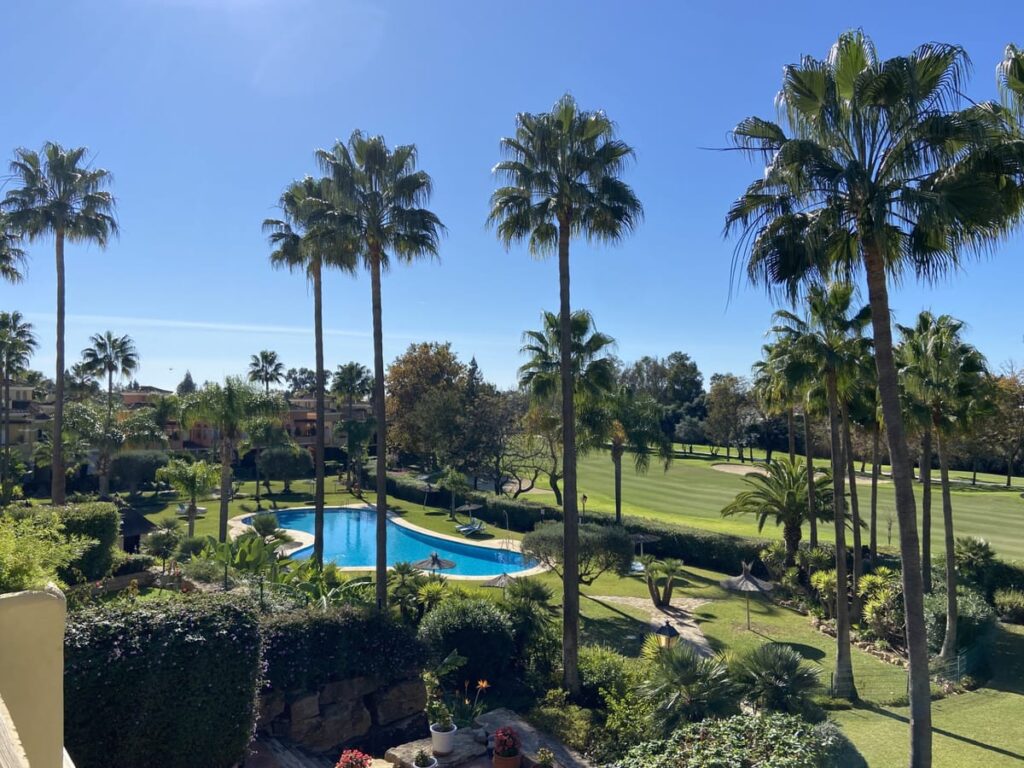 3-slaapkamer stadswoning direct aan de Guadalmina golfbaan, Guadalmina Baja, Marbella in Guadalmina Baja - hoofdfoto