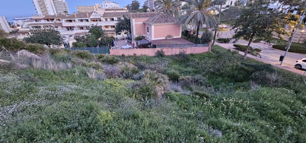 Kavel met zeezicht en bouwvergunning in Benalmádena in Benalmadena - hoofdfoto