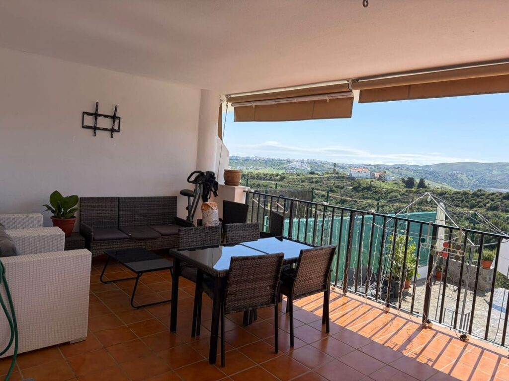 Halfvrijstaande woning met panoramisch zee-, berg- en golfzicht in Casares Playa in Casares Playa - hoofdfoto