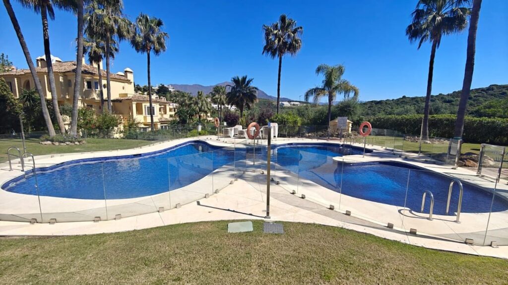 Drie-slaapkamer appartement in Majestic Hills, Casares in Casares - hoofdfoto